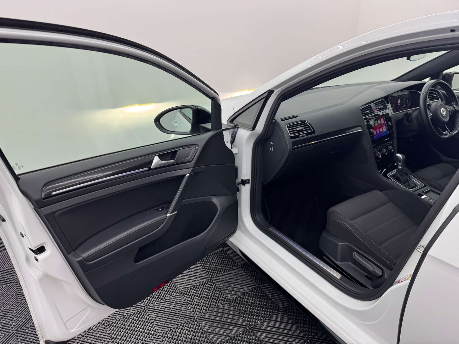 Used Volkswagen Golf 2018 for sale - 77844612: Photo 22