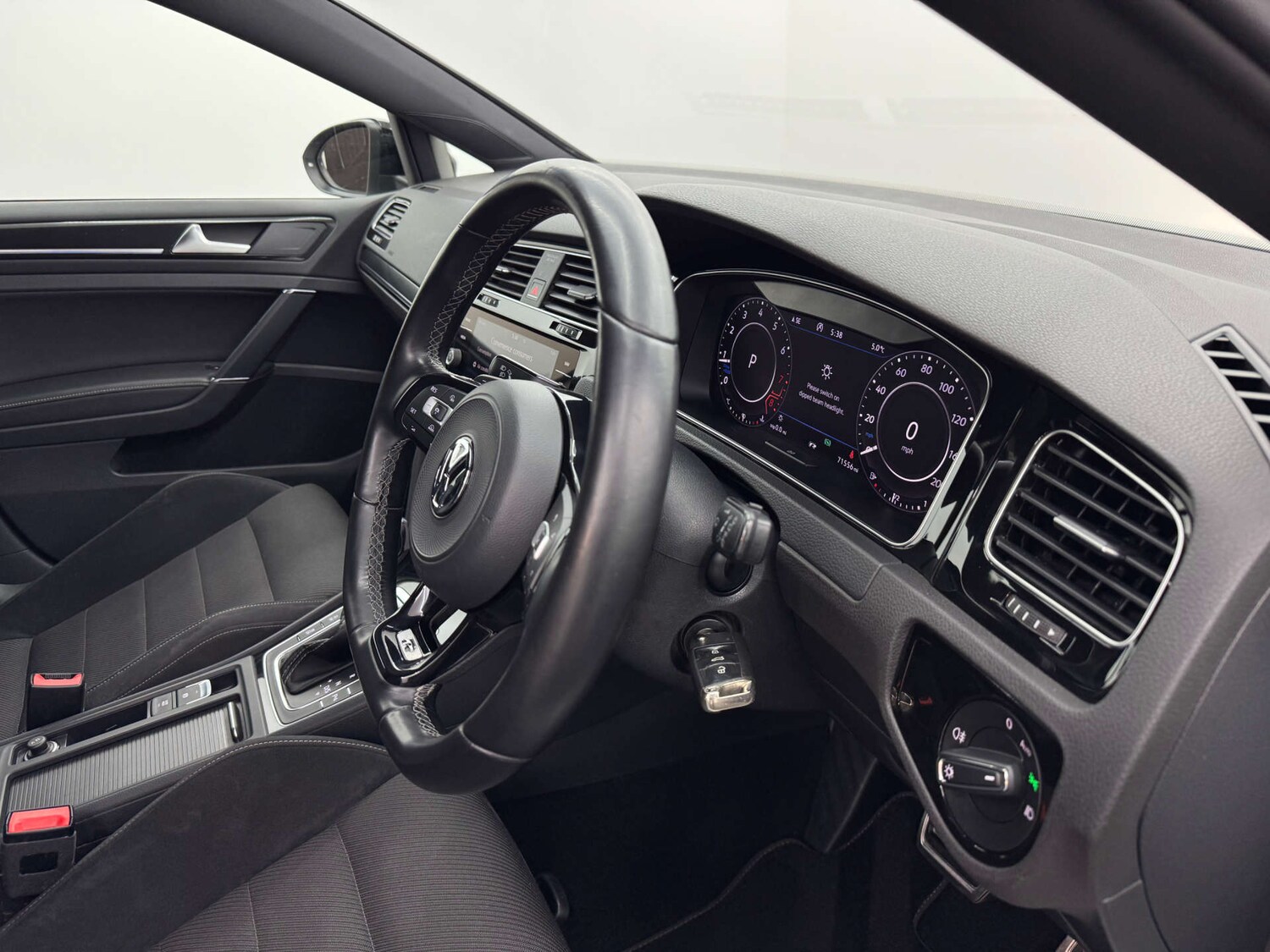 Used Volkswagen Golf 2018 for sale - 77844612: Photo 60