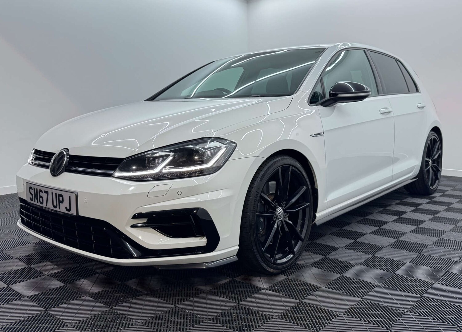 Used Volkswagen Golf 2018 for sale - 77844612: Photo 69