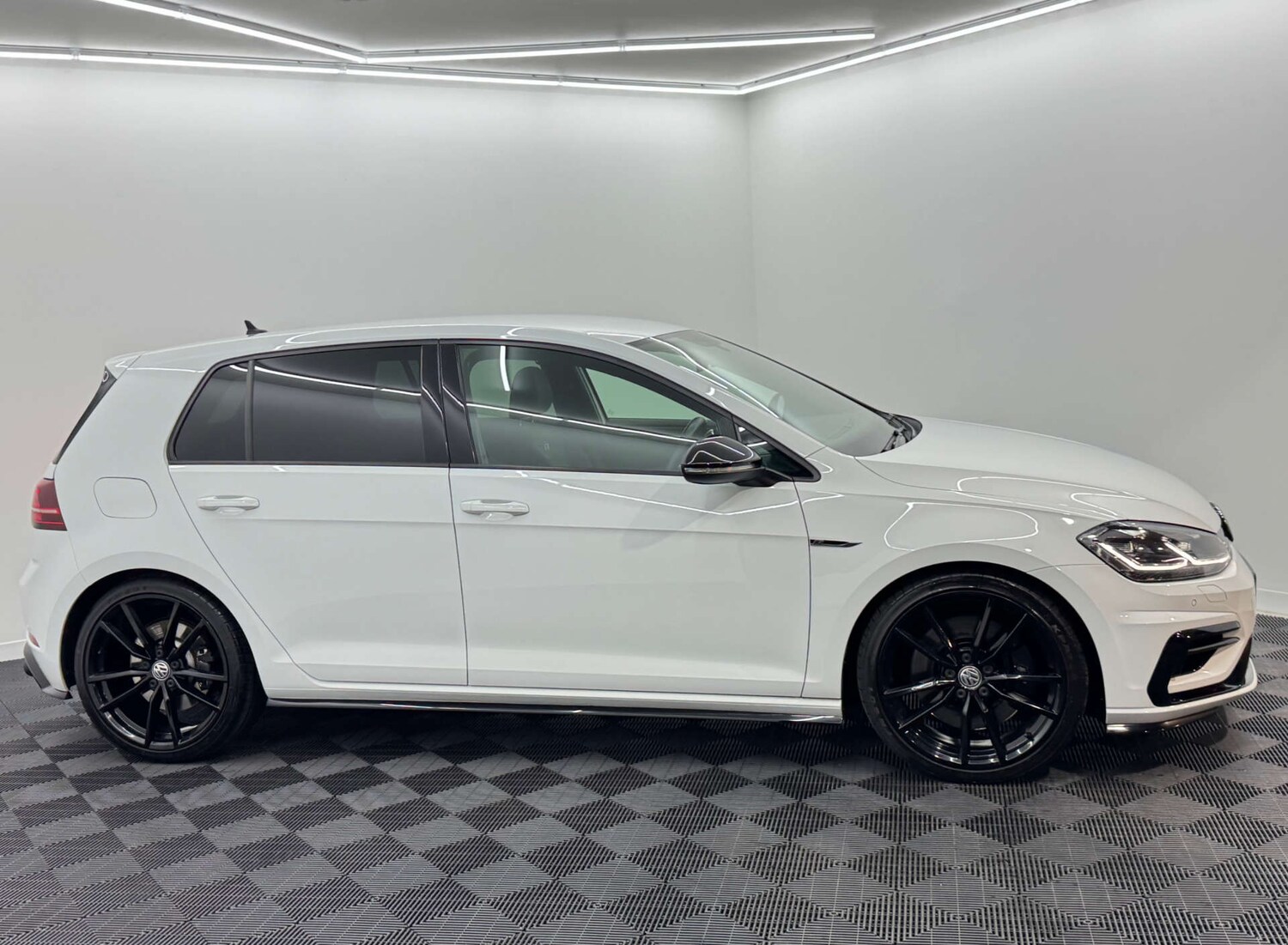 Used Volkswagen Golf 2018 for sale - 77844612: Photo 79