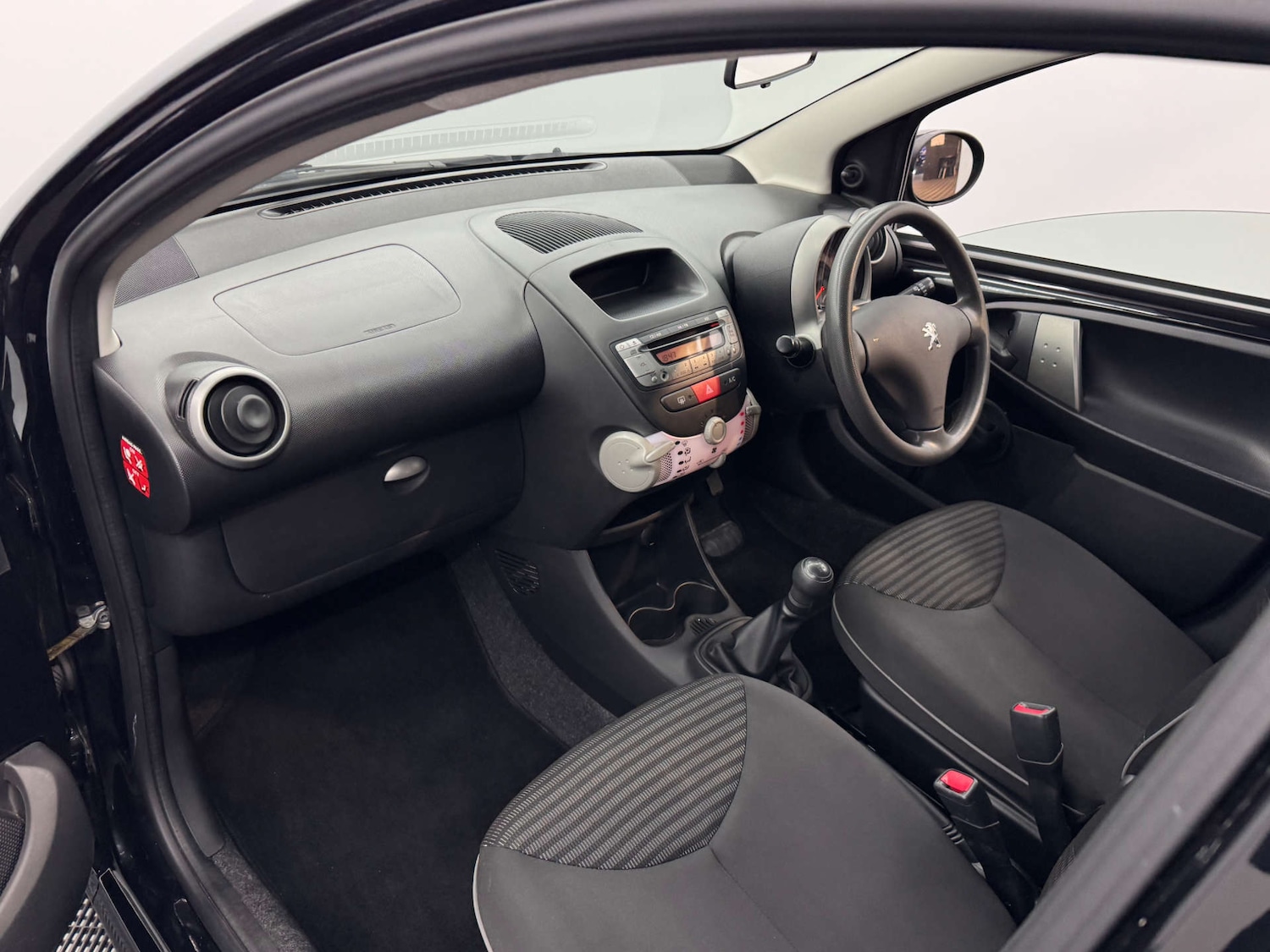 Used Peugeot 107 2013 for sale - 78117655: Photo 15