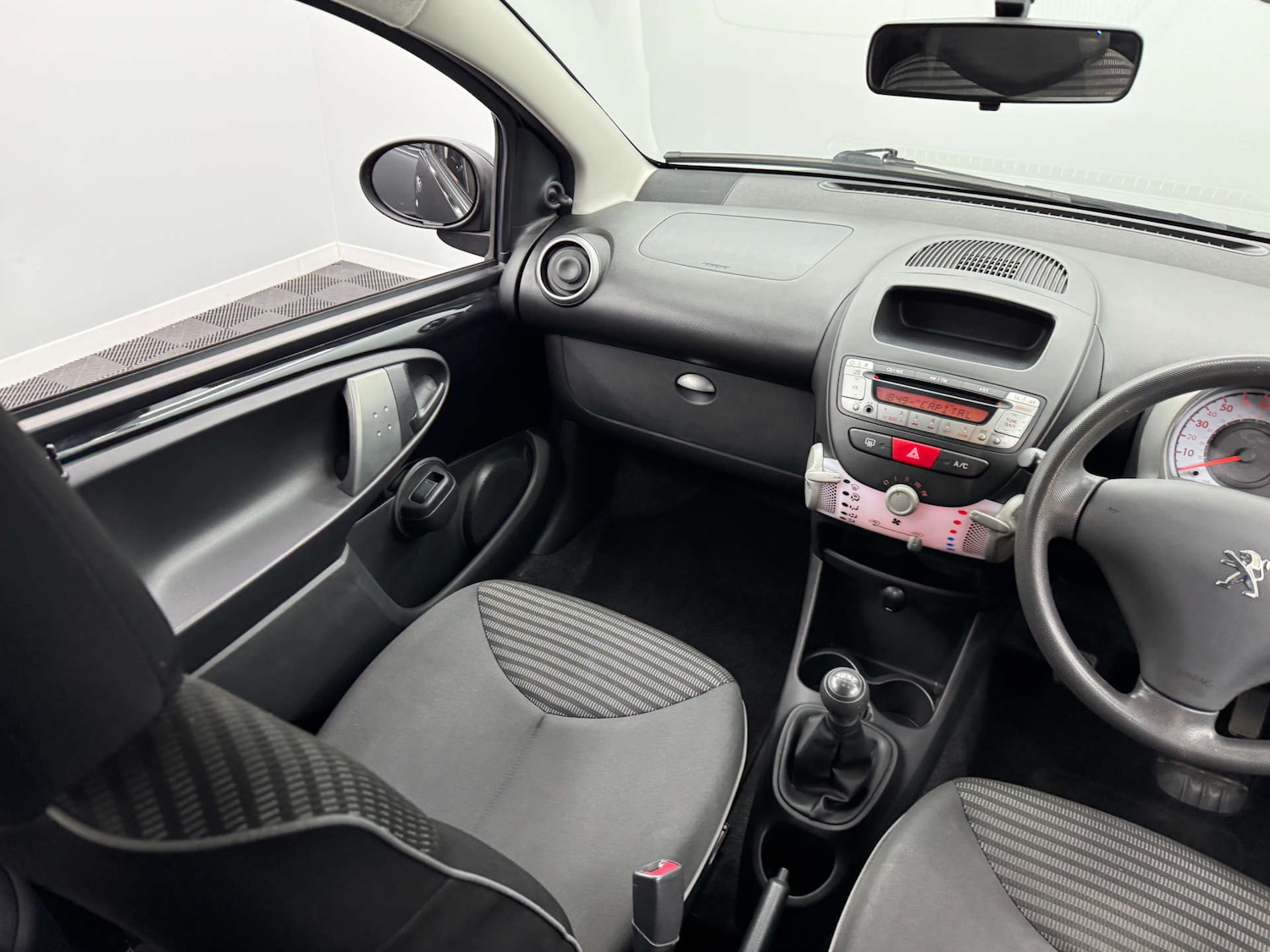 Used Peugeot 107 2013 for sale - 78117655: Photo 26