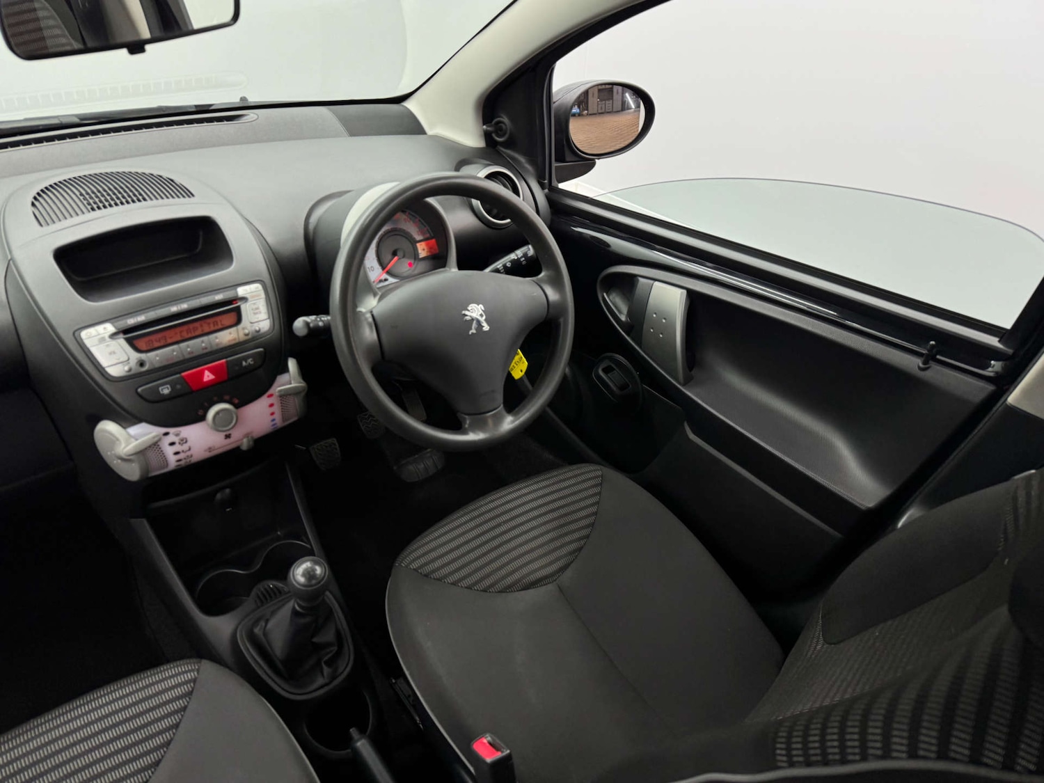 Used Peugeot 107 2013 for sale - 78117655: Photo 27