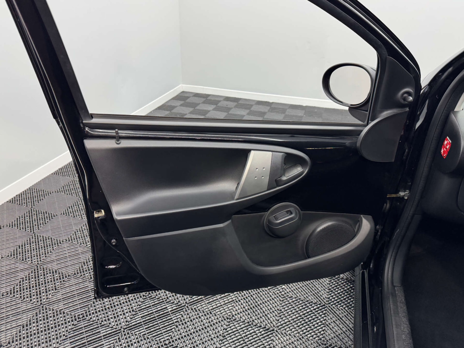 Used Peugeot 107 2013 for sale - 78117655: Photo 30