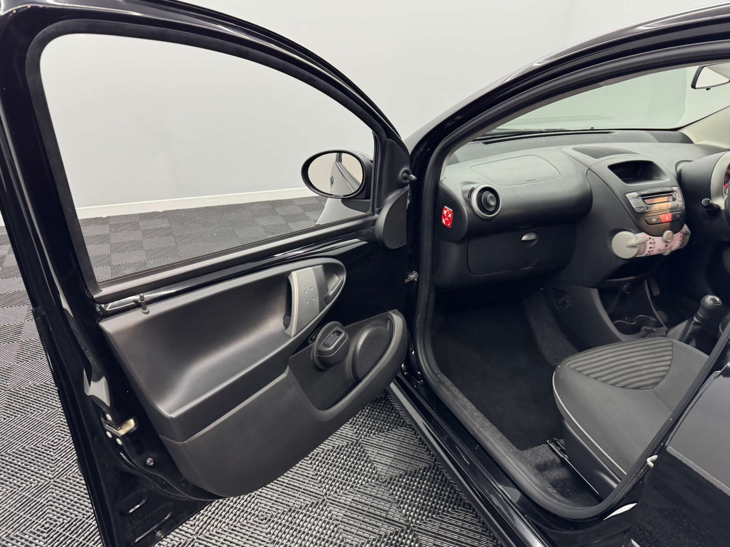 Used Peugeot 107 2013 for sale - 78117655: Photo 31