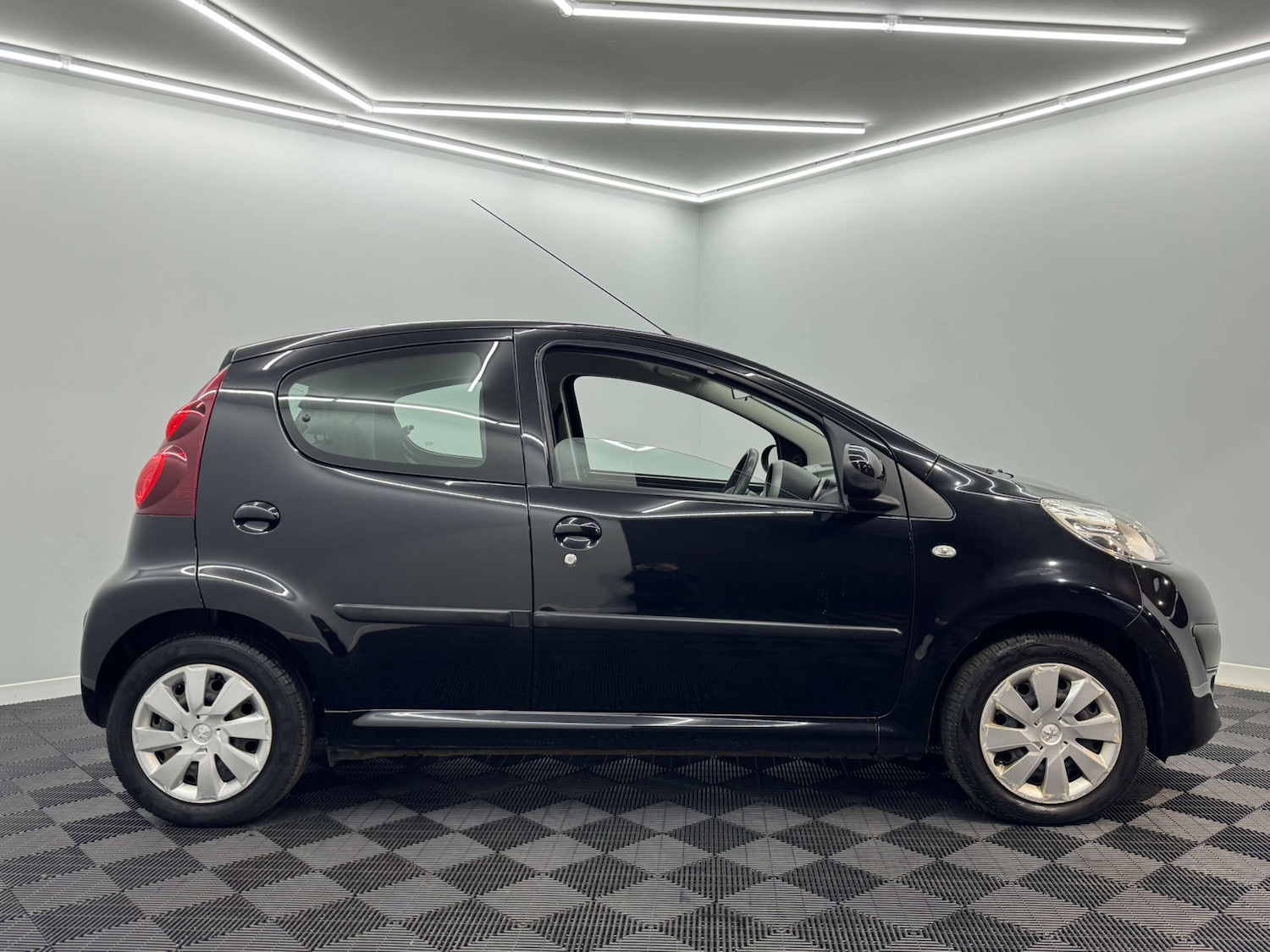 Used Peugeot 107 2013 for sale - 78117655: Photo 7