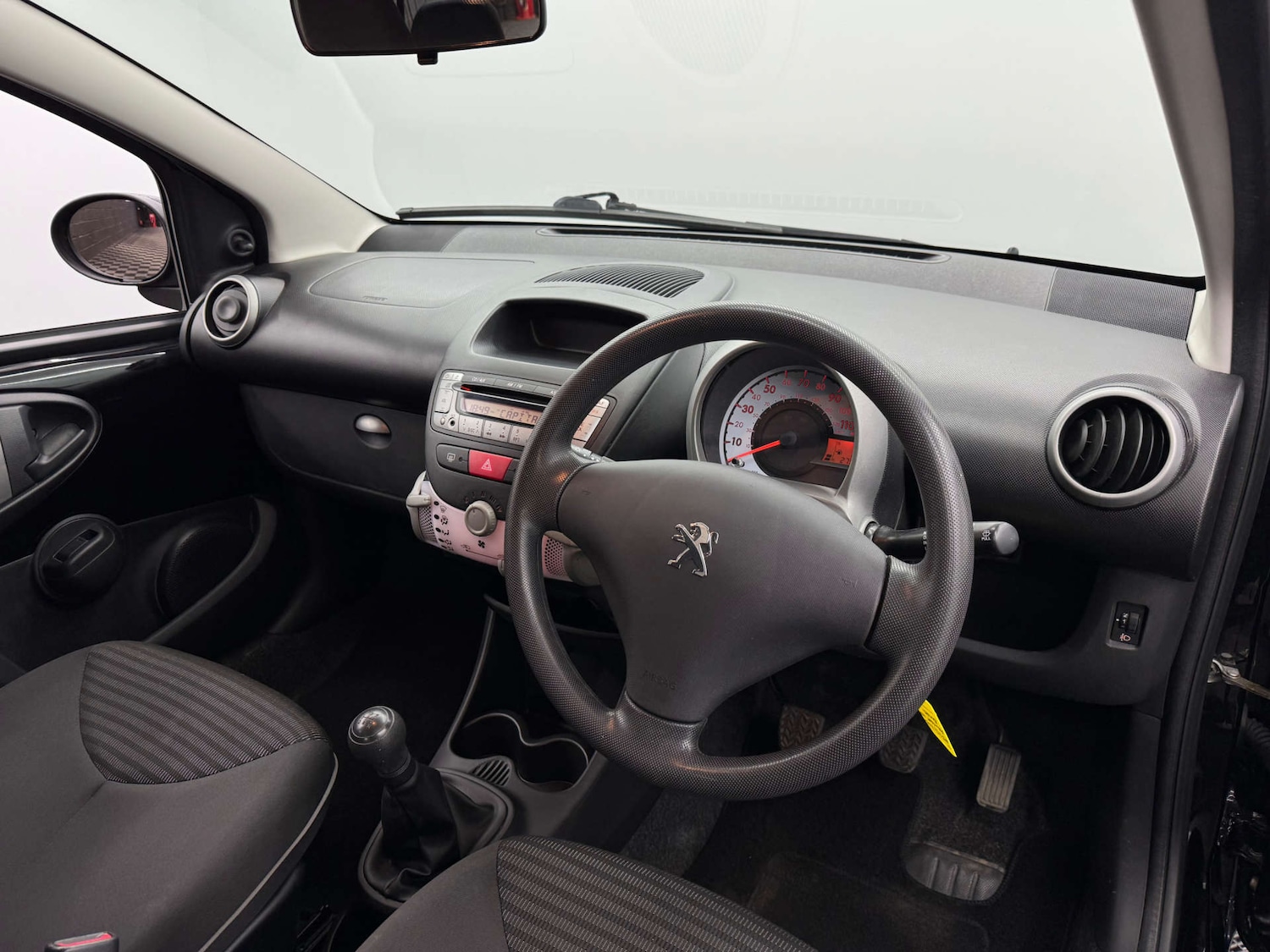 Used Peugeot 107 2013 for sale - 78117655: Photo 8