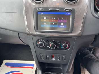 Used Dacia Sandero Stepway 2019 for sale - 74894776: Photo