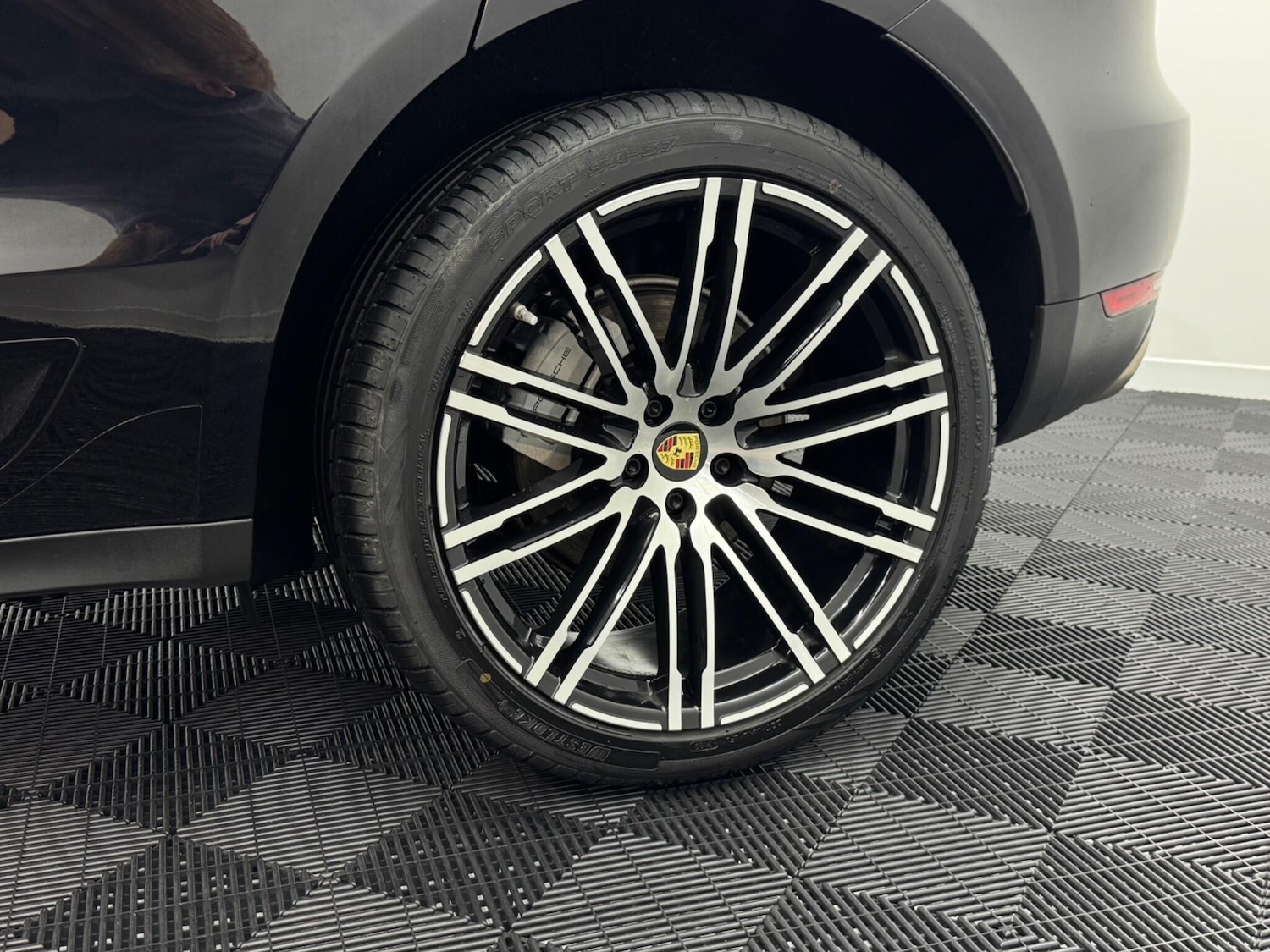 Used Porsche Macan 2016 for sale - 76898384: Photo 41