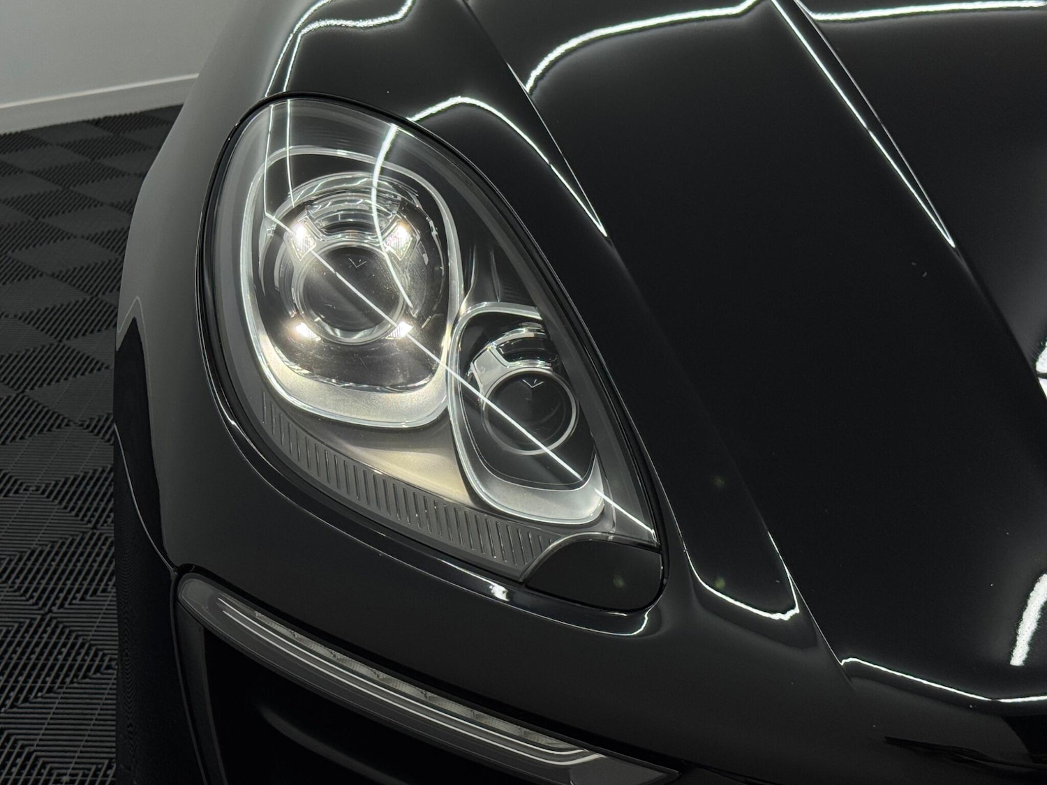 Used Porsche Macan 2016 for sale - 76898384: Photo 43