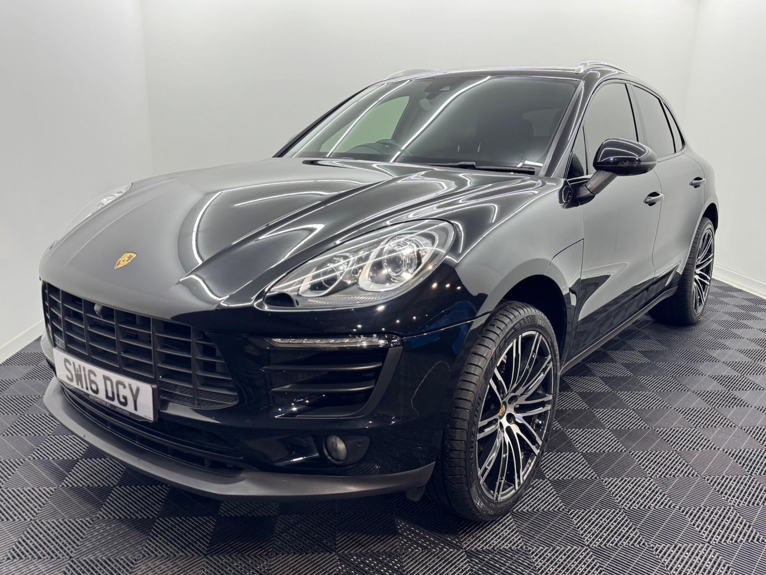 Used Porsche Macan 2016 for sale - 76898384: Photo 44