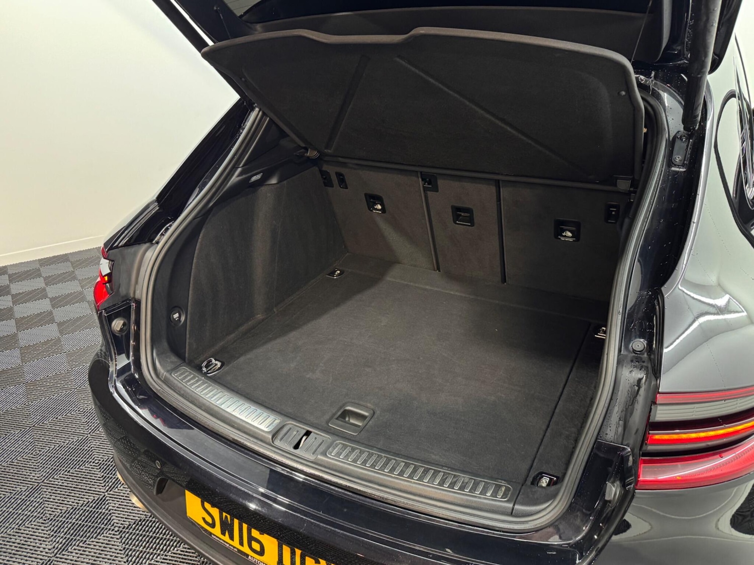 Used Porsche Macan 2016 for sale - 76898384: Photo 64