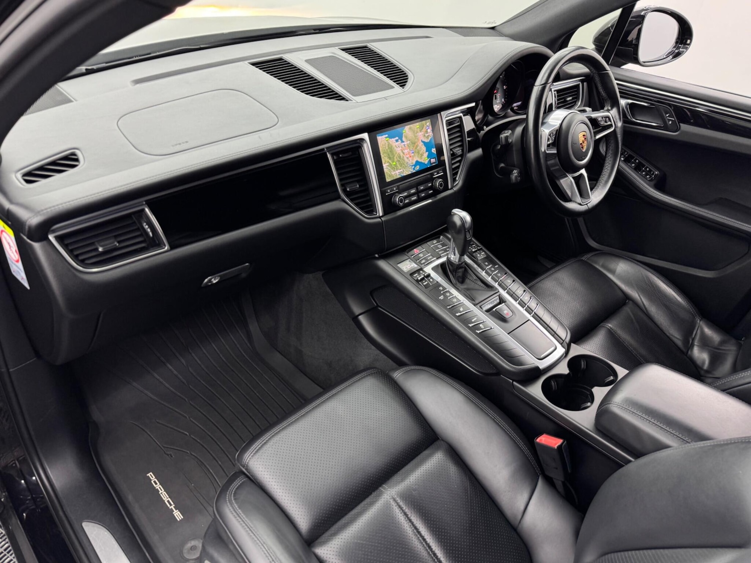 Used Porsche Macan 2016 for sale - 76898384: Photo 74