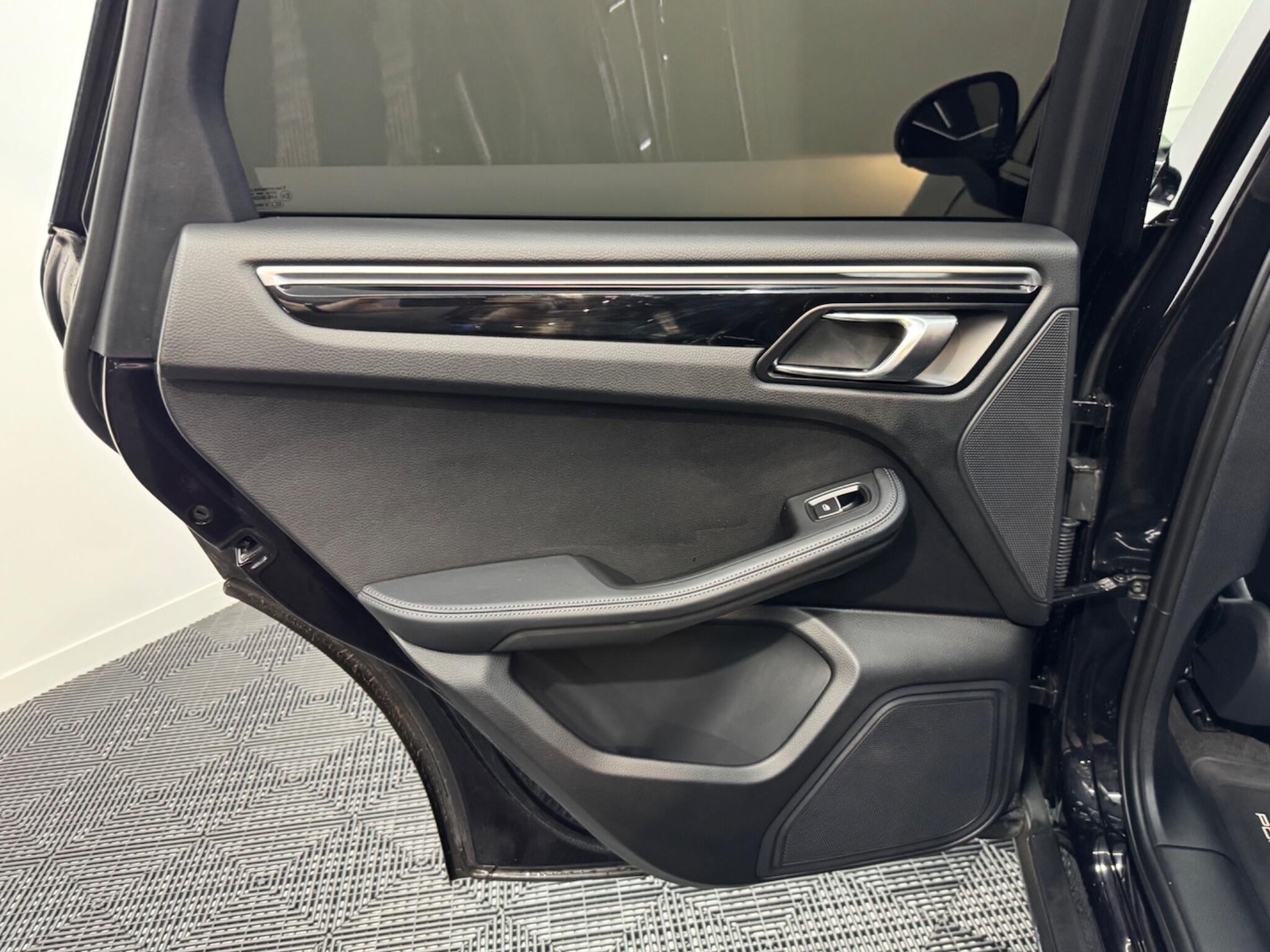 Used Porsche Macan 2016 for sale - 76898384: Photo 84