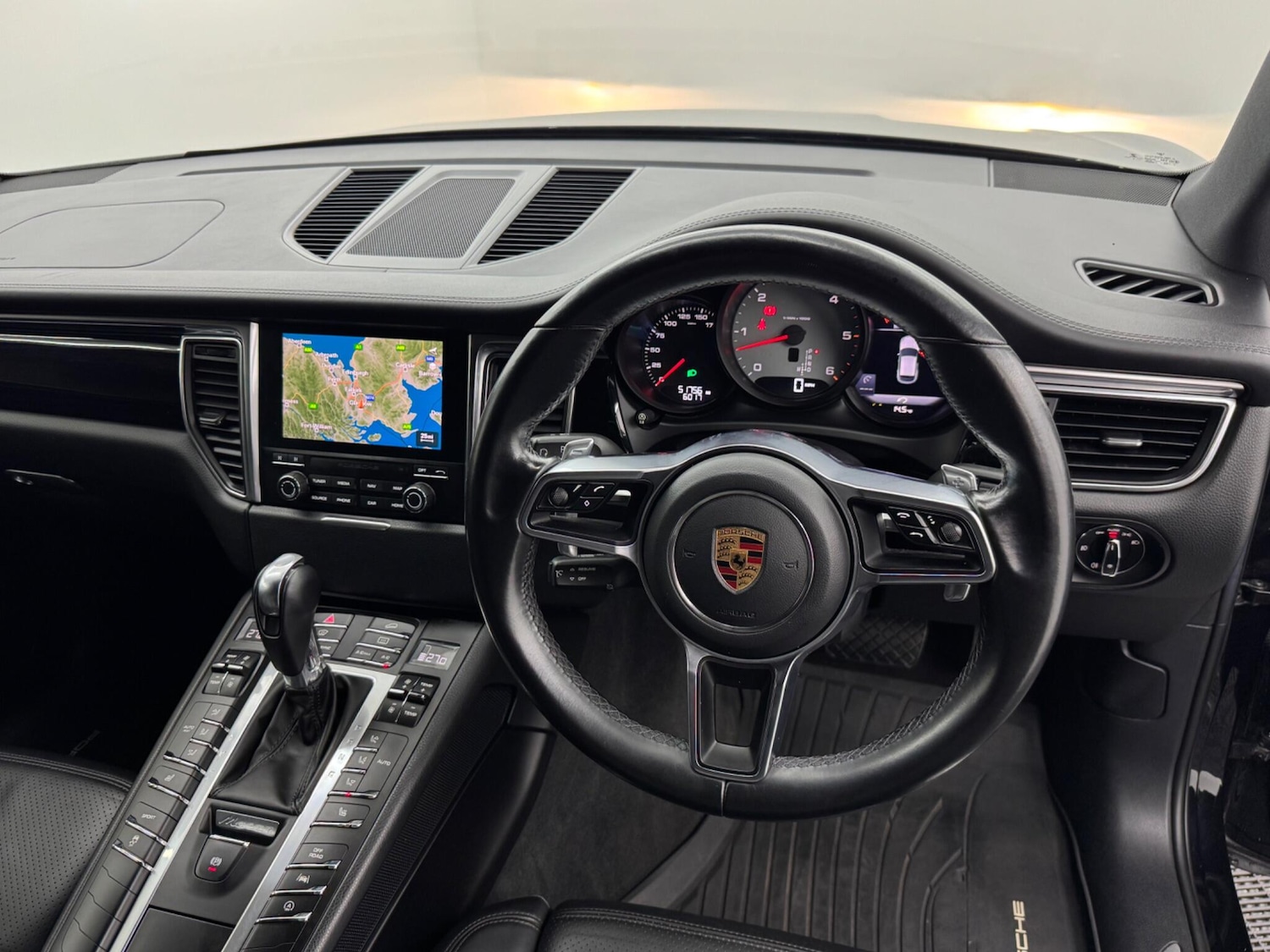 Used Porsche Macan 2016 for sale - 76898384: Photo 91