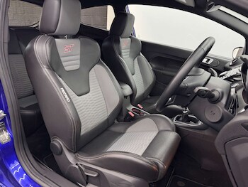 Used Ford Fiesta 2017 for sale - 78702880: Photo