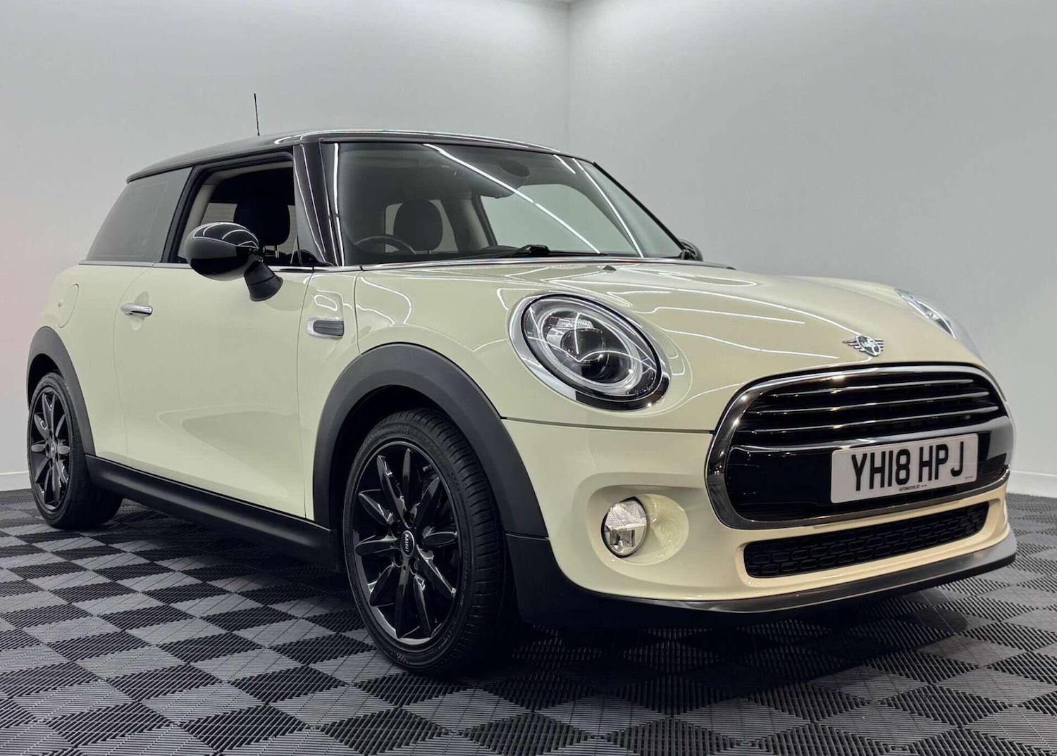 Used MINI Hatch 2018 for sale - 77799334: Photo 19