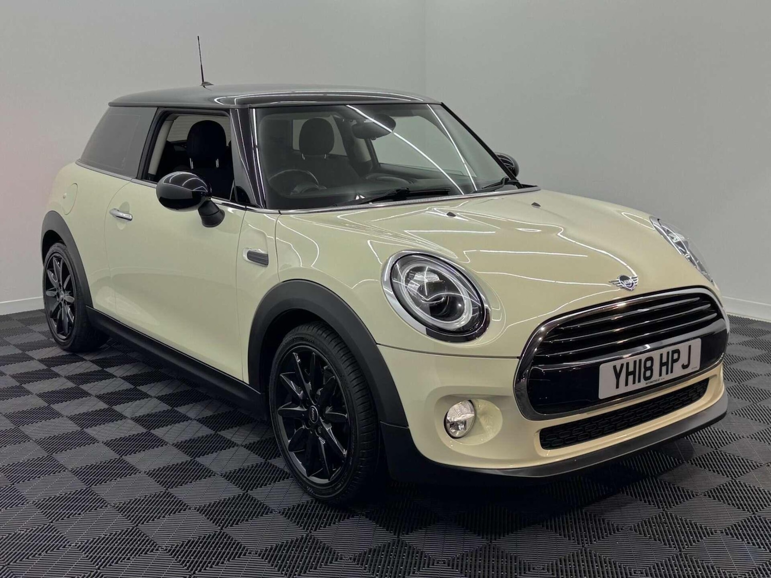 Used MINI Hatch 2018 for sale - 77799334: Photo 21