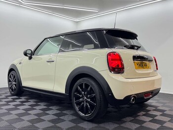 Used MINI Hatch 2018 for sale - 77799334: Photo