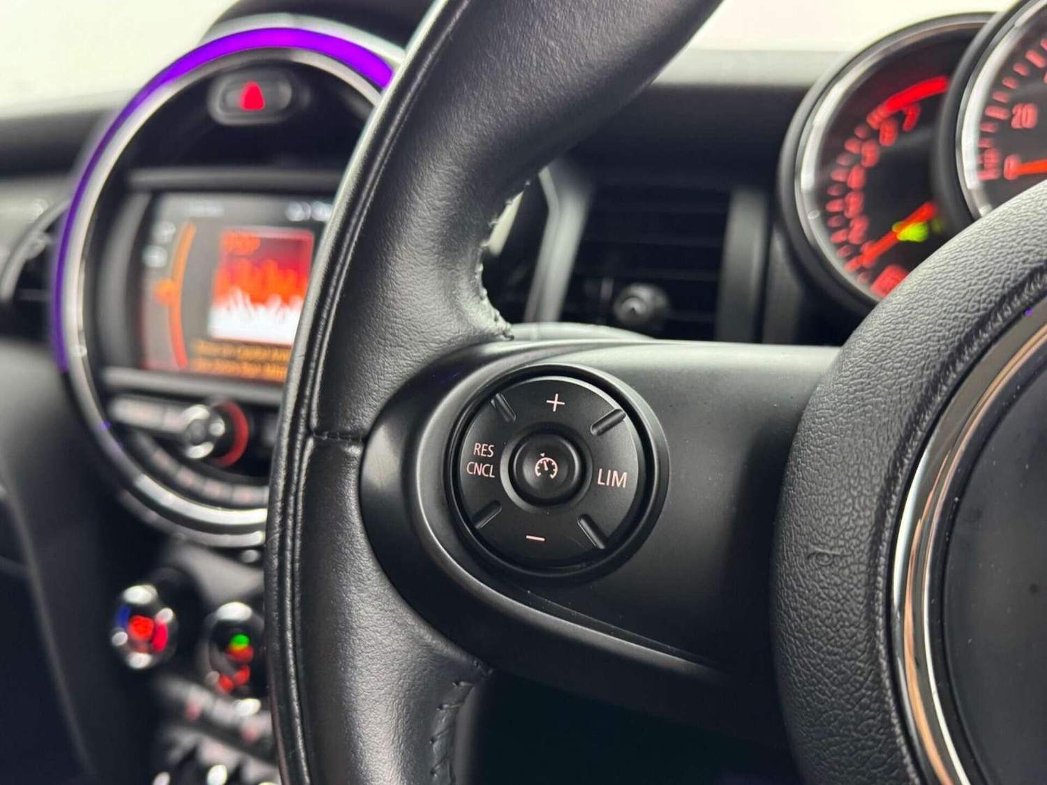 Used MINI Hatch 2018 for sale - 77799334: Photo 38