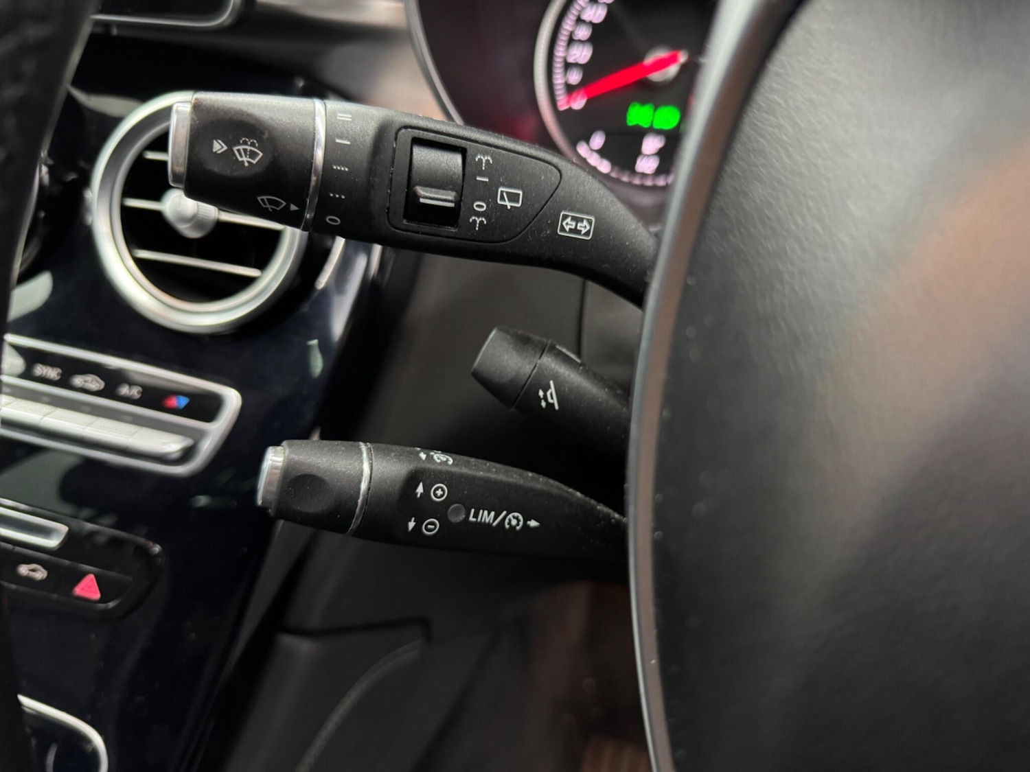 Used Mercedes-Benz GLC 2016 for sale - 76714851: Photo 11