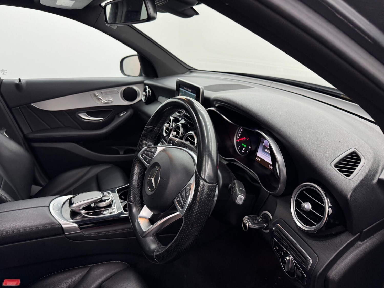 Used Mercedes-Benz GLC 2016 for sale - 76714851: Photo 29