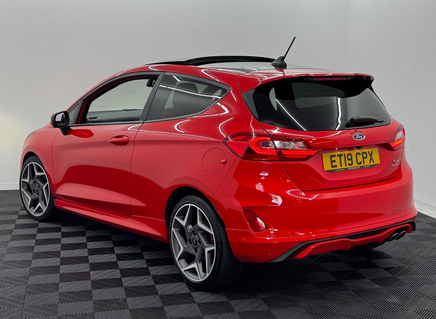 Used Ford Fiesta 2019 for sale - 76688726: Photo 2