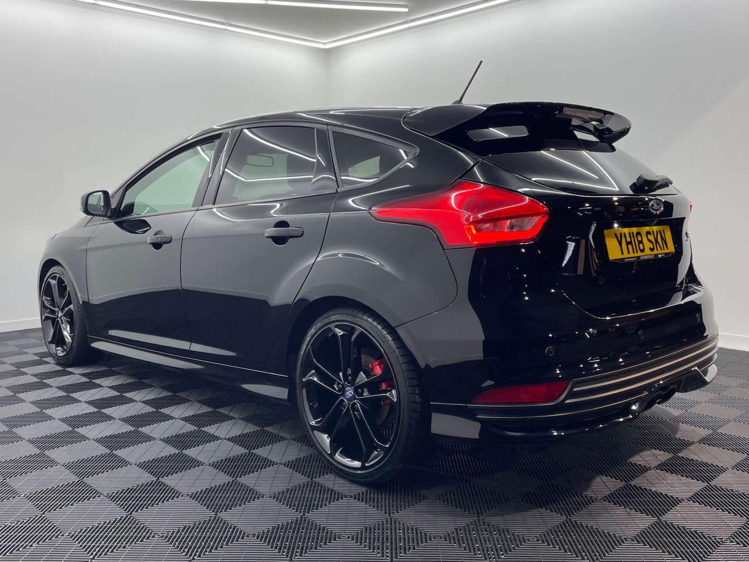 Used Ford Focus 2018 for sale - 77637408: Photo 2