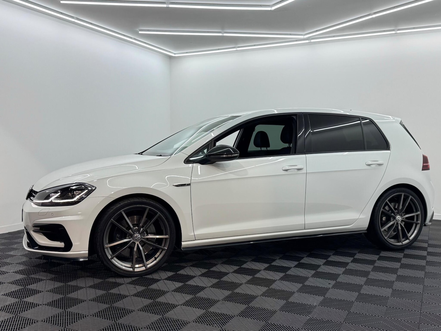 Used Volkswagen Golf 2019 for sale - 76671229: Photo 15