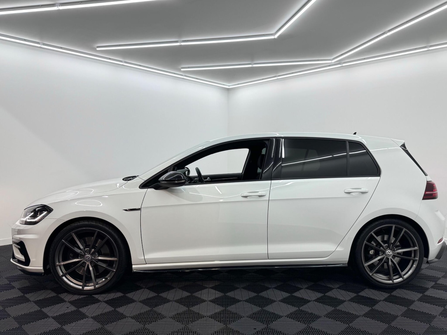 Used Volkswagen Golf 2019 for sale - 76671229: Photo 32