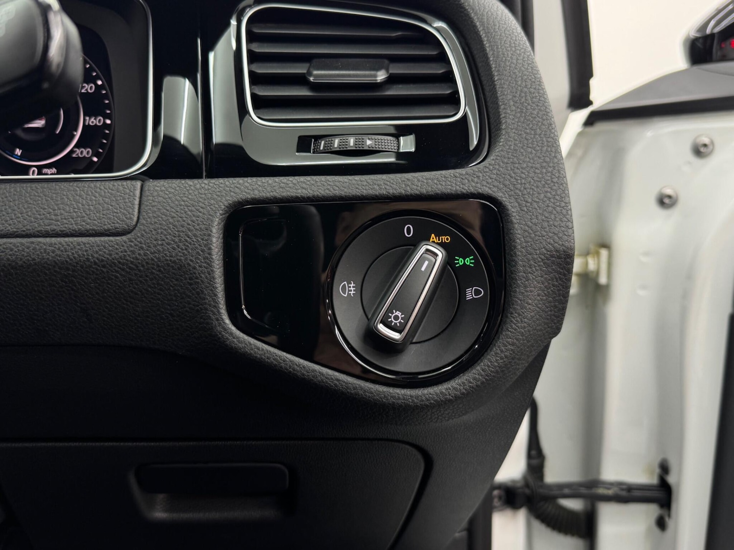 Used Volkswagen Golf 2019 for sale - 76671229: Photo 49