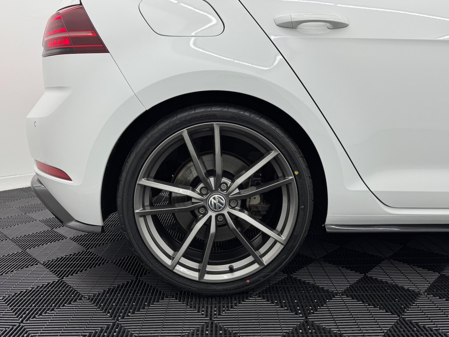 Used Volkswagen Golf 2019 for sale - 76671229: Photo 64