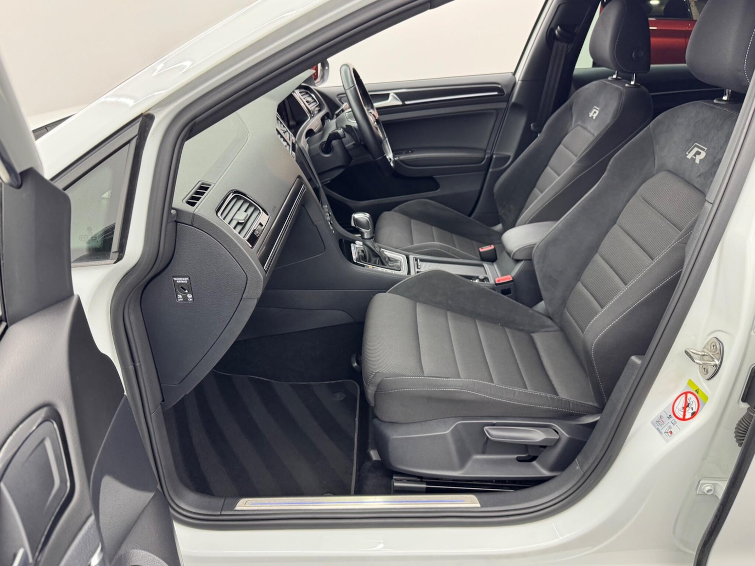 Used Volkswagen Golf 2019 for sale - 76671229: Photo 73