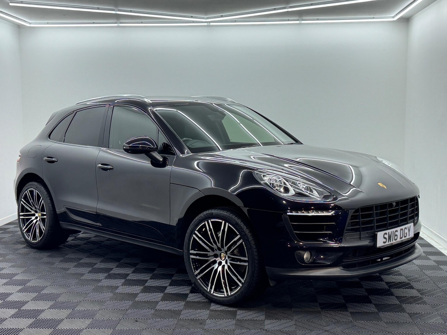 Used Porsche Macan 2016 for sale - 76498675: Photo 1