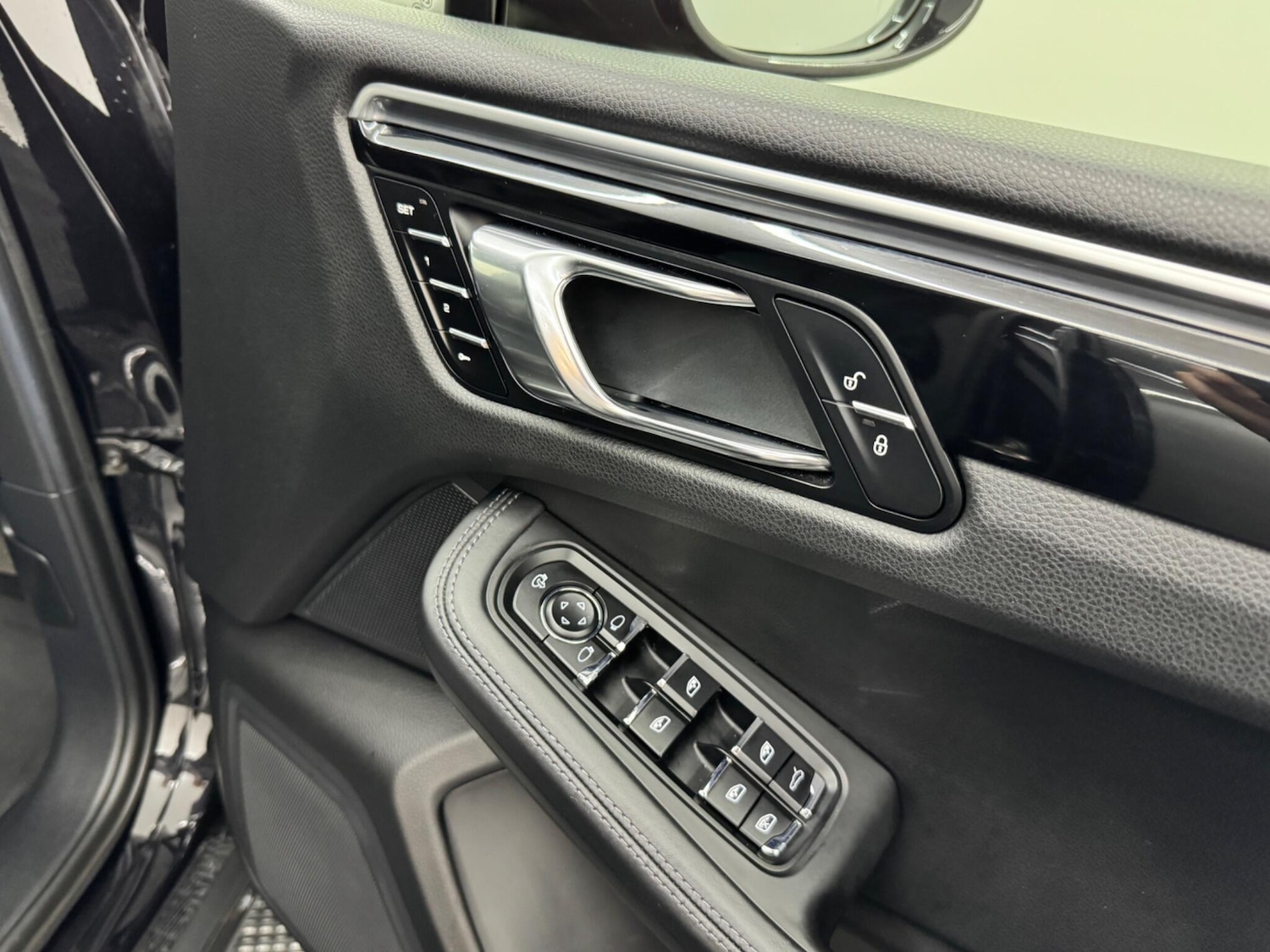 Used Porsche Macan 2016 for sale - 76498675: Photo 21