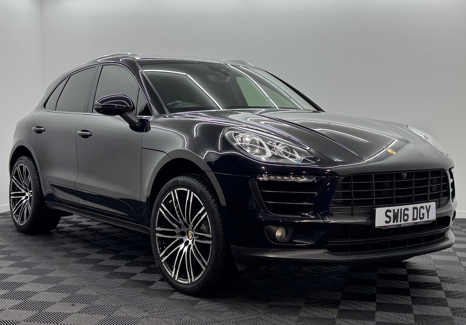 Used Porsche Macan 2016 for sale - 76498675: Photo 32
