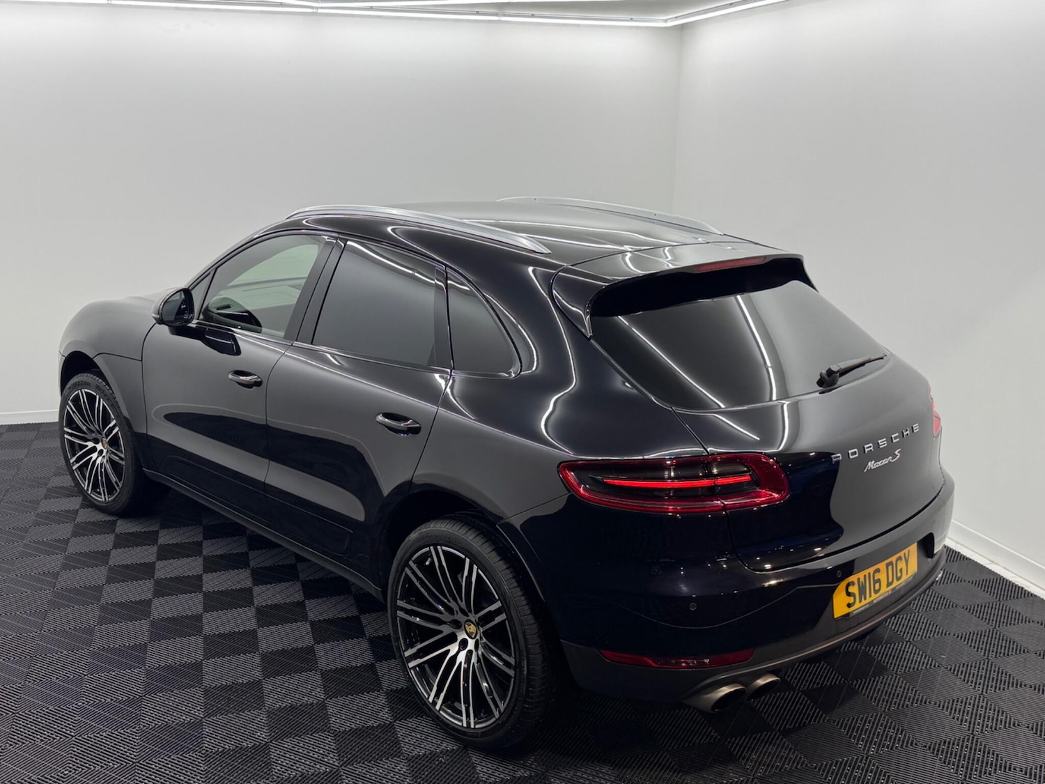 Used Porsche Macan 2016 for sale - 76498675: Photo 48