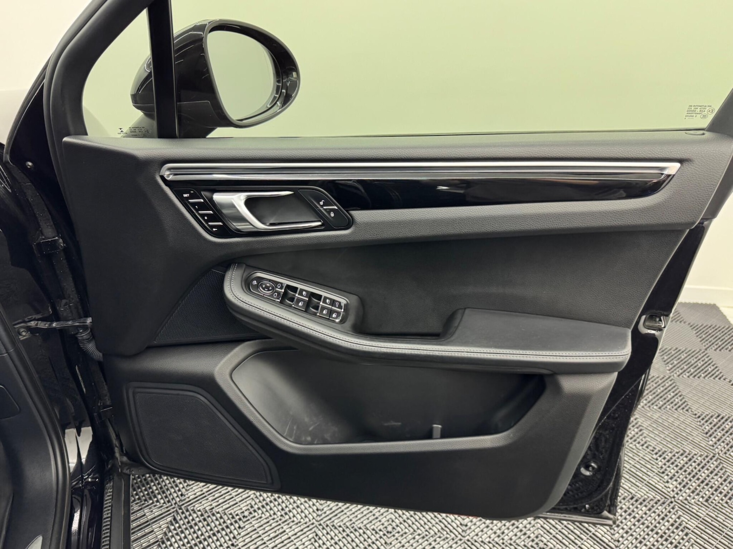 Used Porsche Macan 2016 for sale - 76498675: Photo 54