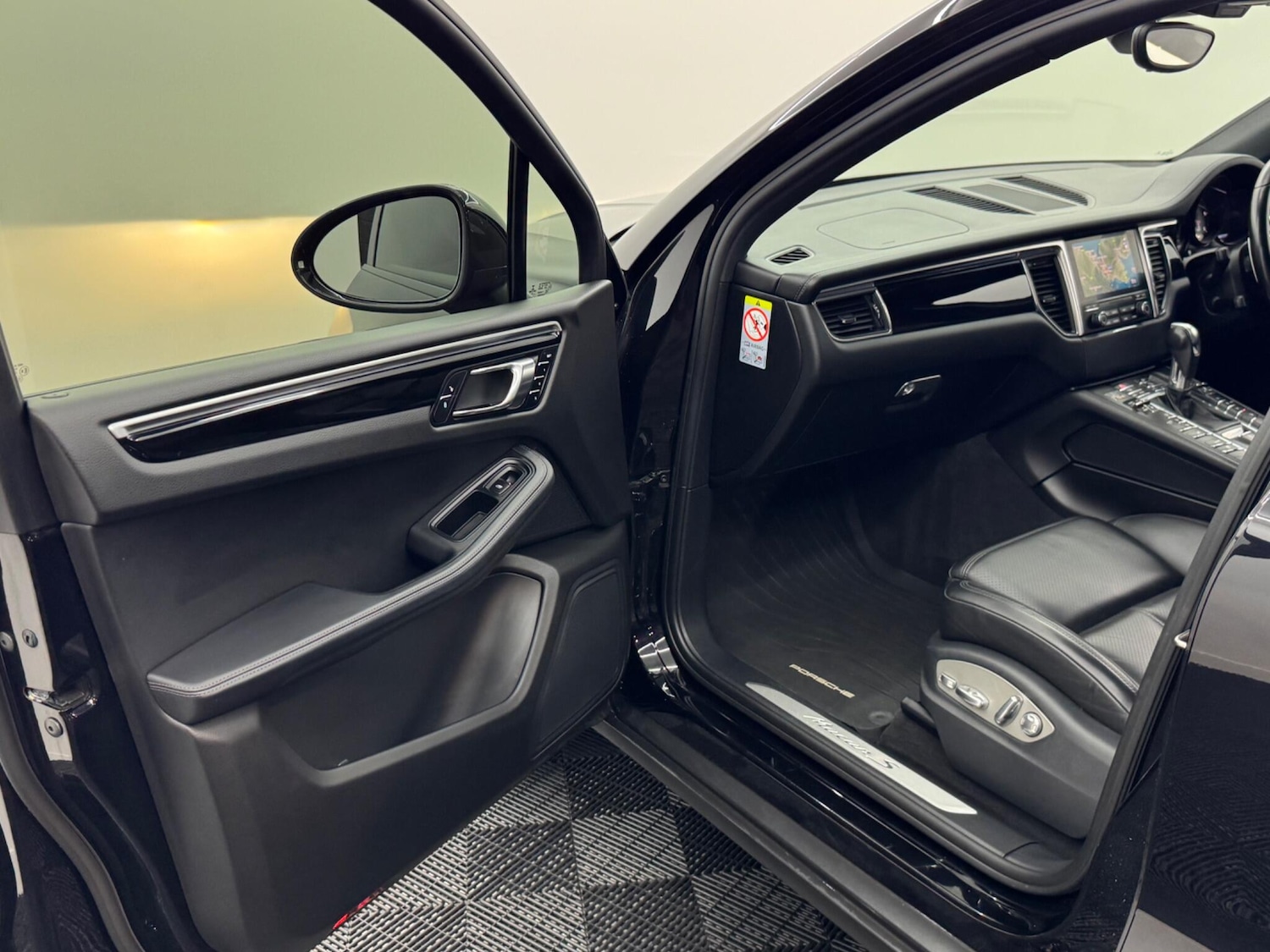 Used Porsche Macan 2016 for sale - 76498675: Photo 76