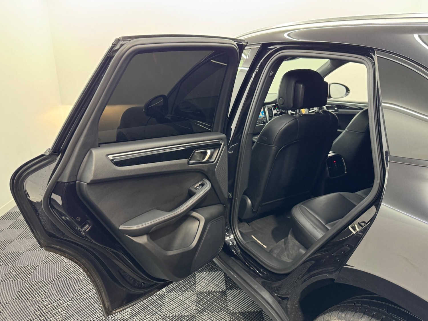 Used Porsche Macan 2016 for sale - 76498675: Photo 85