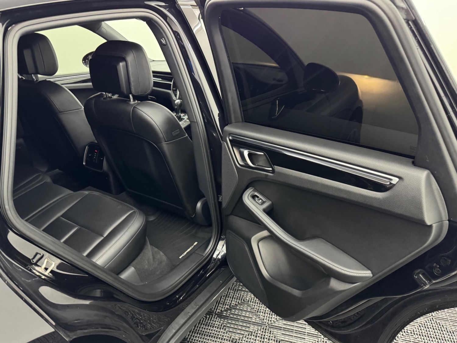 Used Porsche Macan 2016 for sale - 76498675: Photo 88