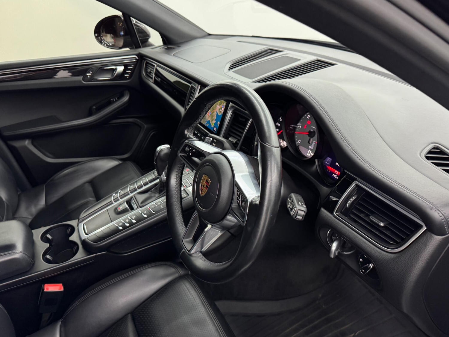 Used Porsche Macan 2016 for sale - 76498675: Photo 95