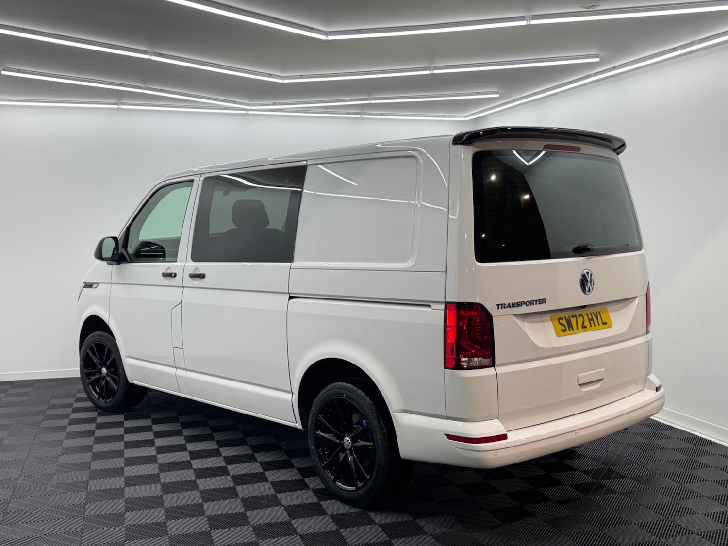 Used Volkswagen Transporter 2023 for sale - 76633985: Photo 2