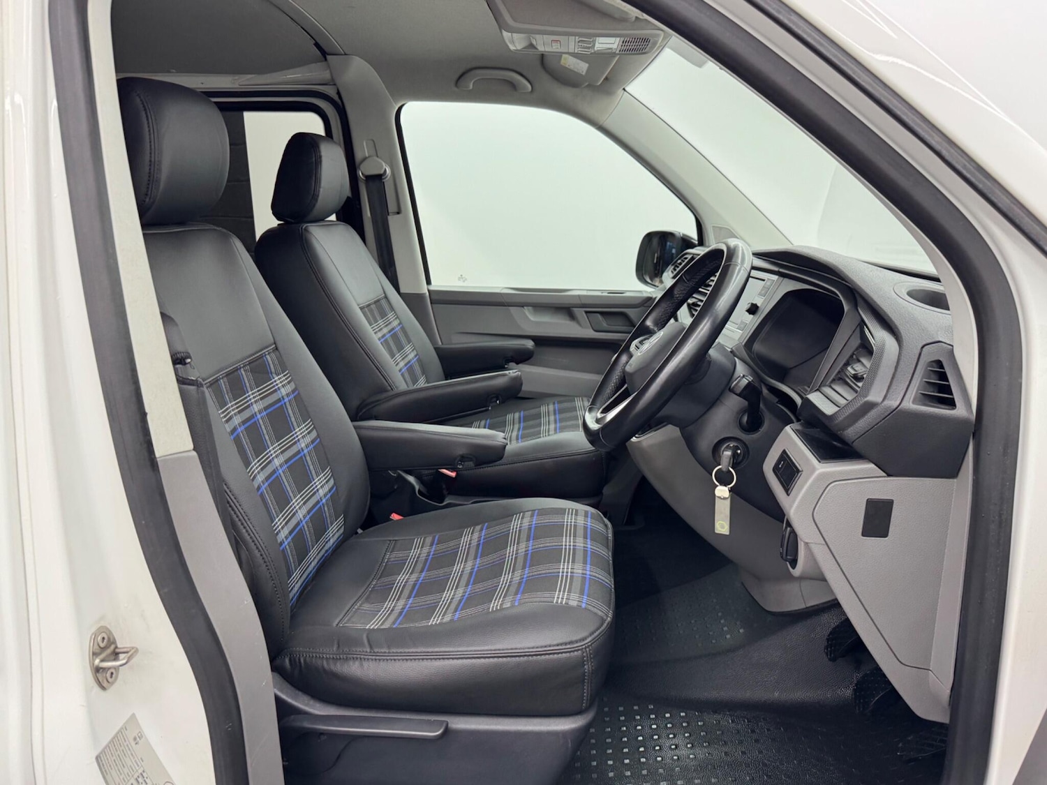 Used Volkswagen Transporter 2023 for sale - 76633985: Photo 31