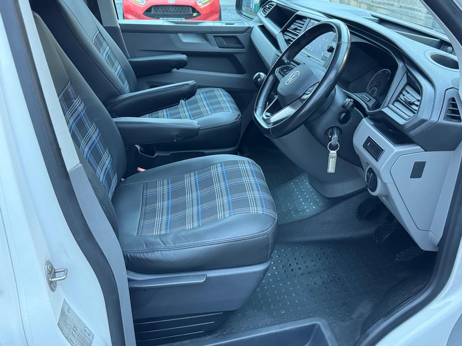 Used Volkswagen Transporter 2023 for sale - 76633985: Photo 35