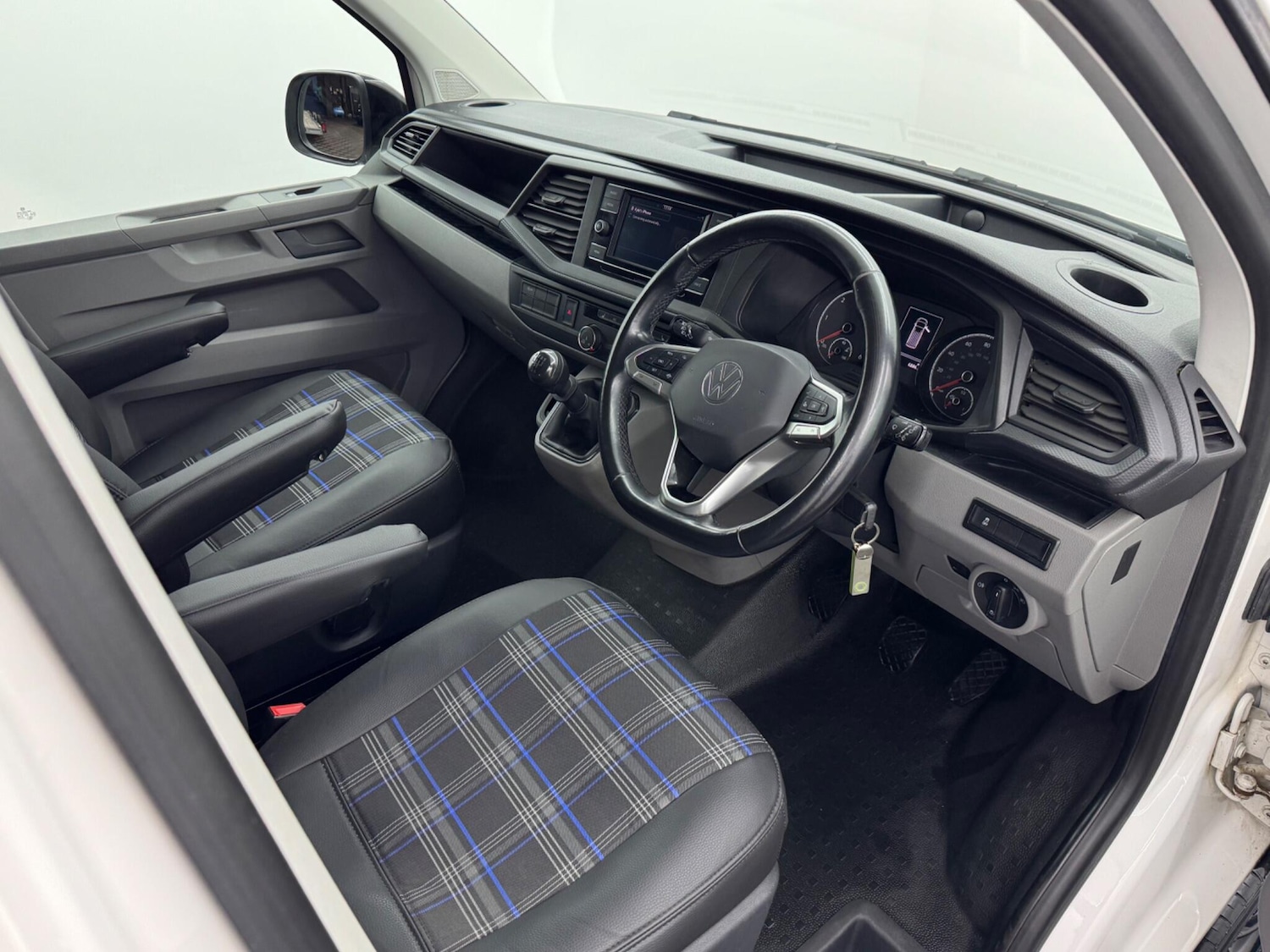 Used Volkswagen Transporter 2023 for sale - 76633985: Photo 43