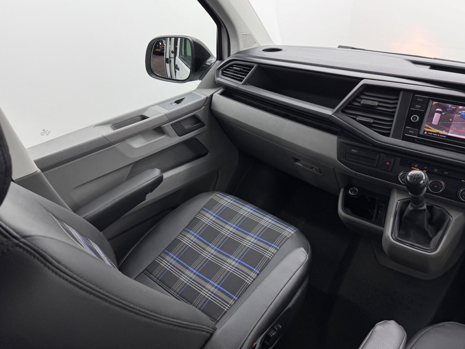 Used Volkswagen Transporter 2023 for sale - 76633985: Photo 45