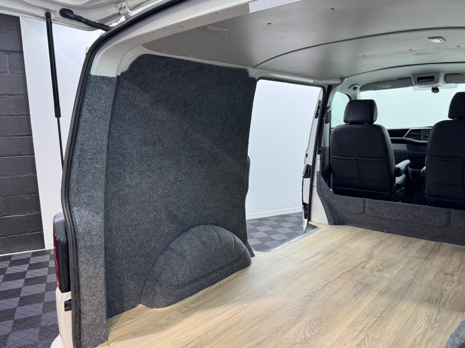 Used Volkswagen Transporter 2023 for sale - 76633985: Photo 56