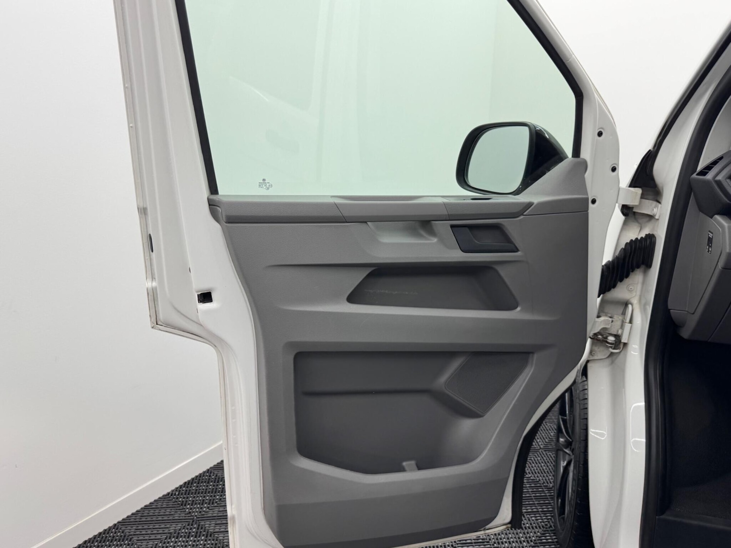 Used Volkswagen Transporter 2023 for sale - 76633985: Photo 68