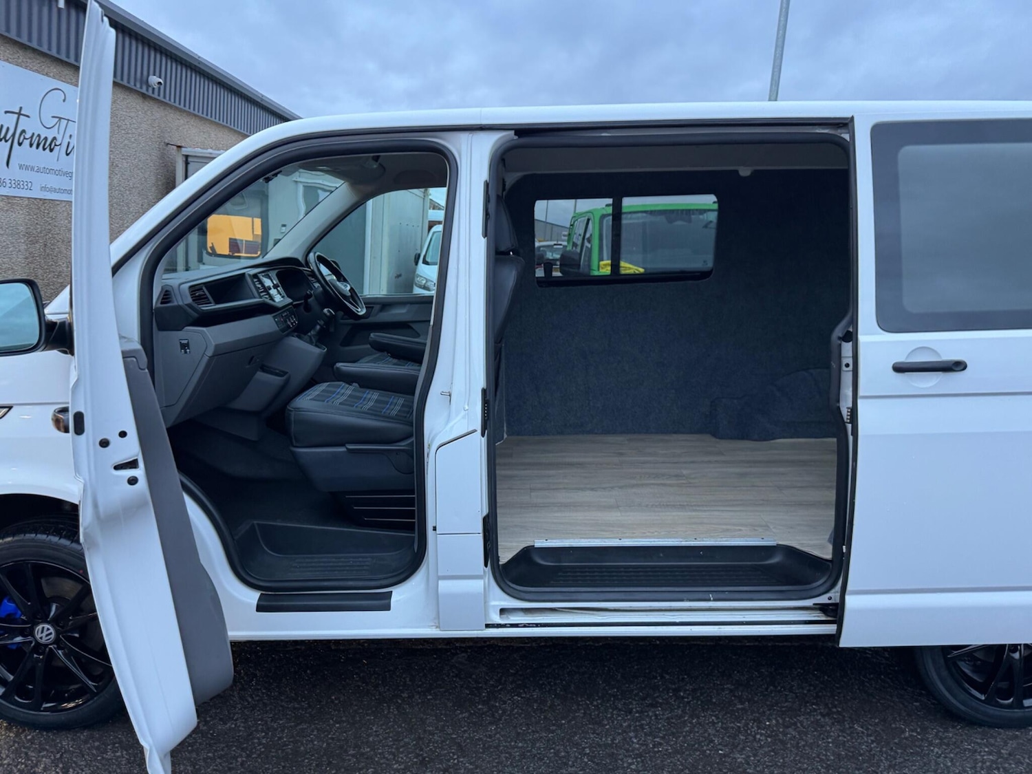 Used Volkswagen Transporter 2023 for sale - 76633985: Photo 7